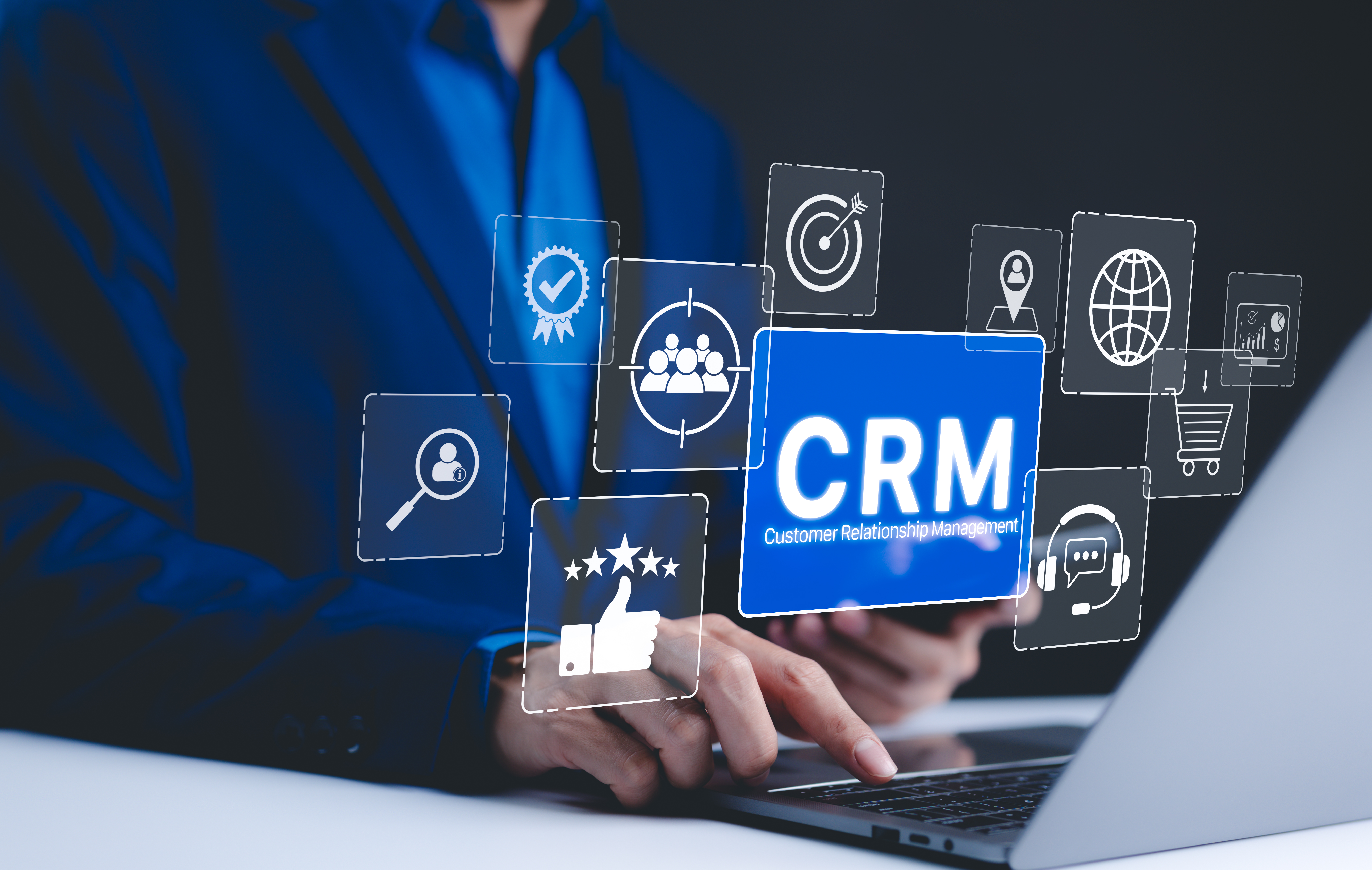 CRM-Oberfläche mit Kontakten, Pipeline und Aufgaben